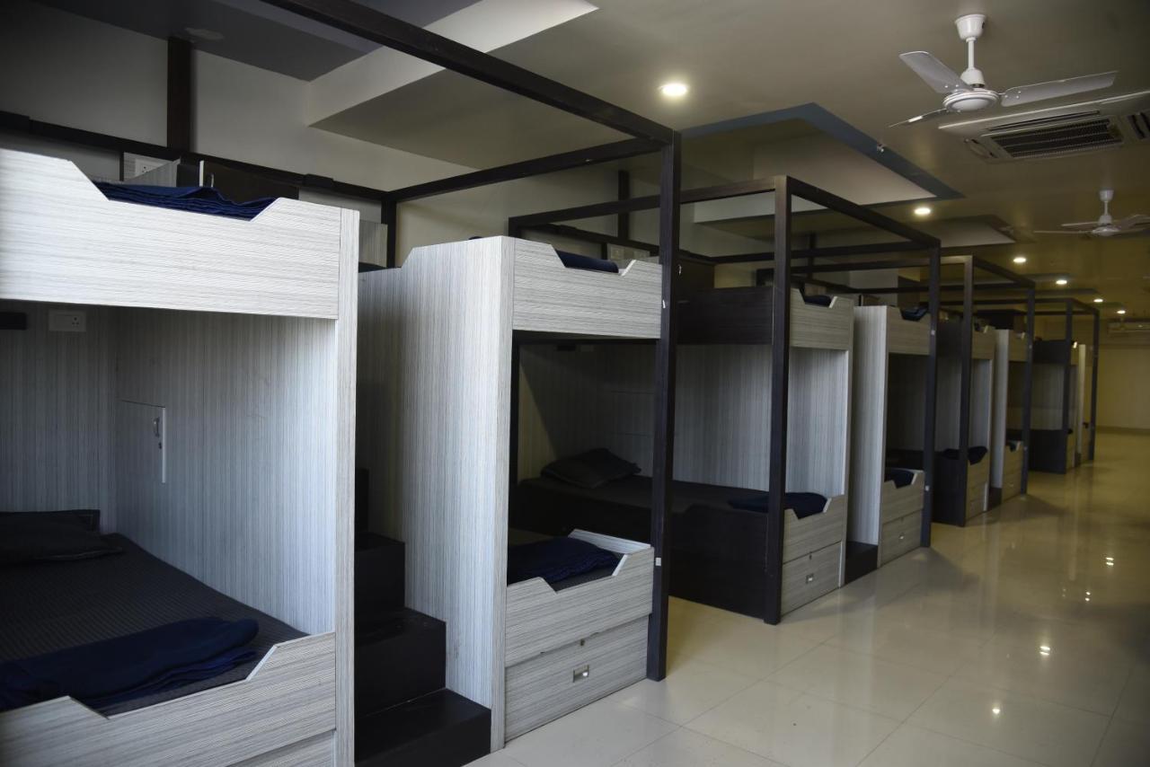 In & Out Dormitory Ahmadábád Kültér fotó